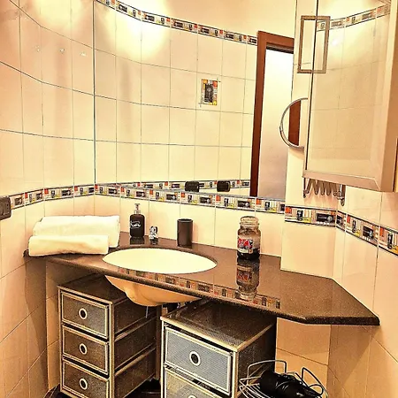 Metro Libia Boutique Appartement *
